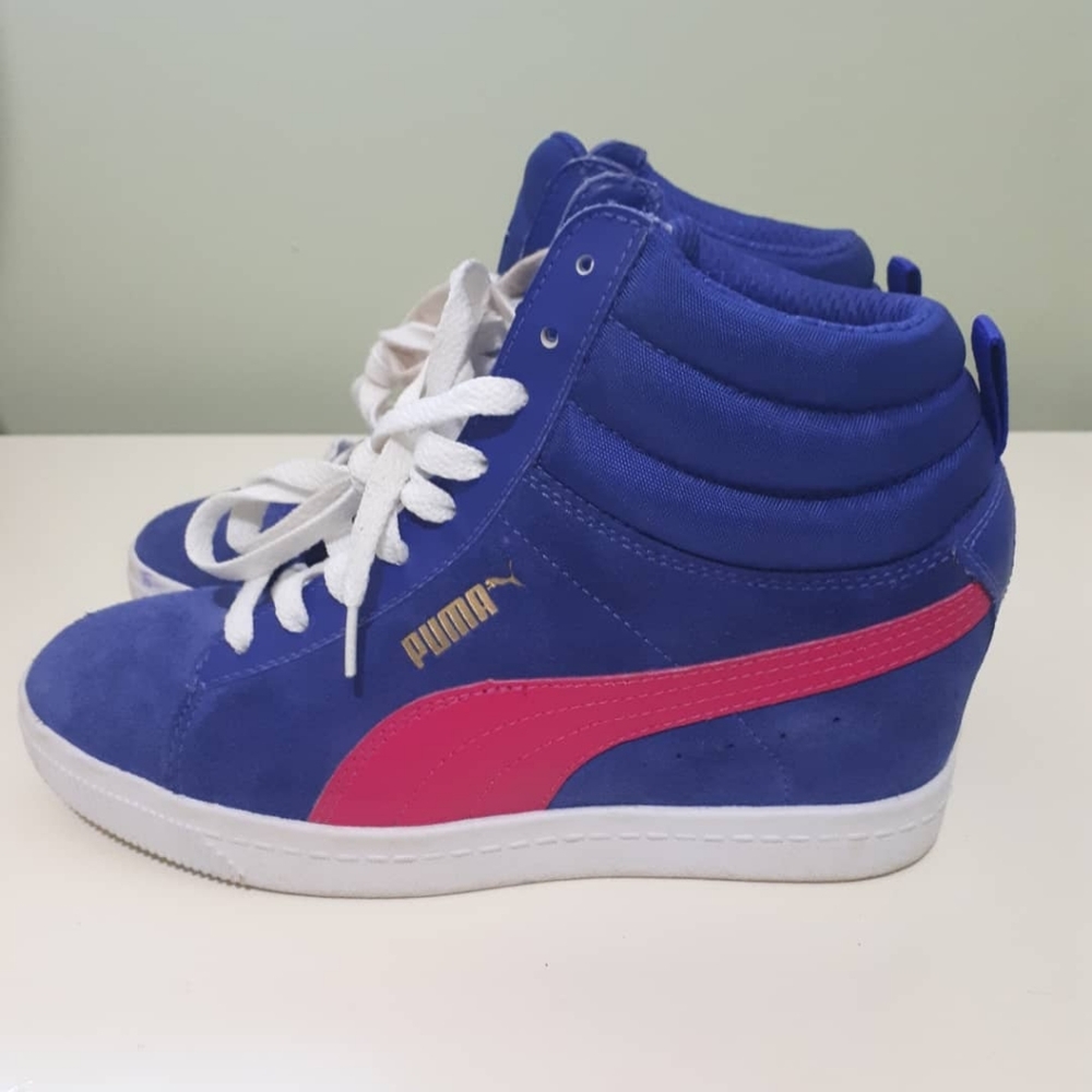 Puma womans classic wedge sneakers. Size 7.5